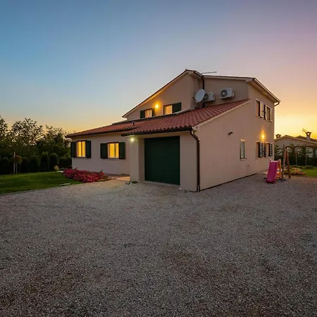 Feriehus Three-bedroom Holiday In