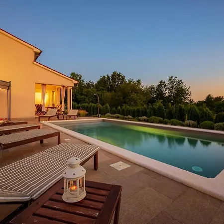 Three-bedroom Holiday In
