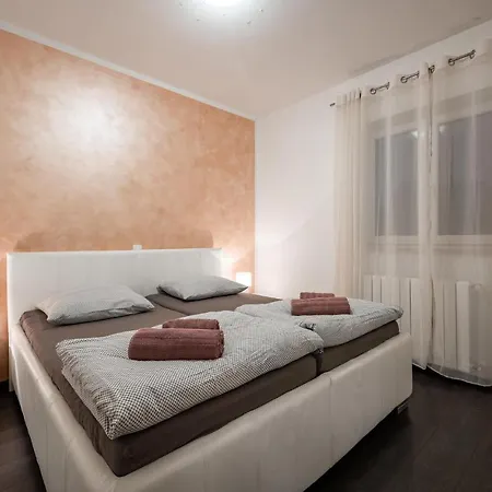 Three-bedroom Holiday In Feriehus Raša